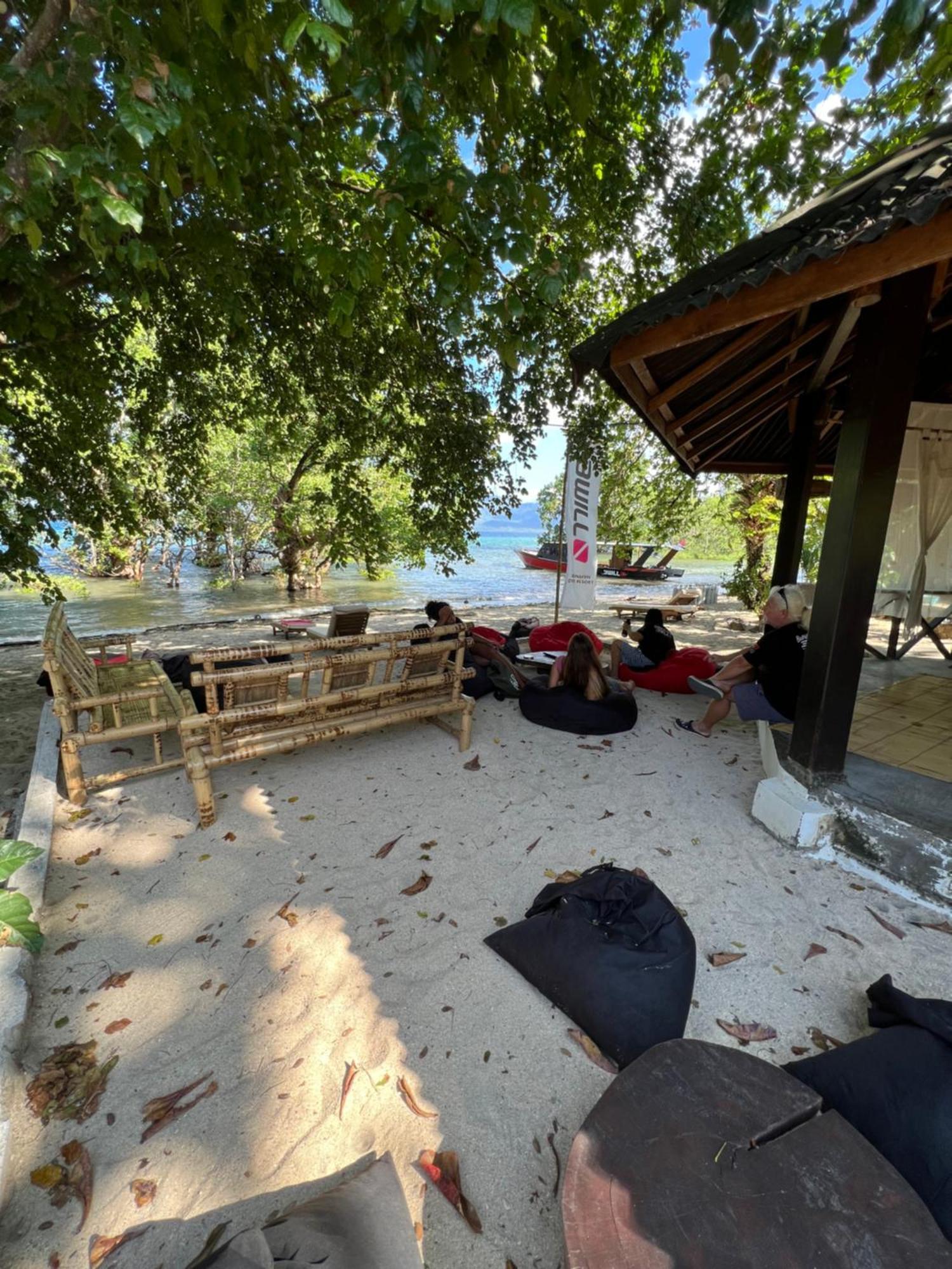 3Will Bunaken Dive Resort Exterior foto